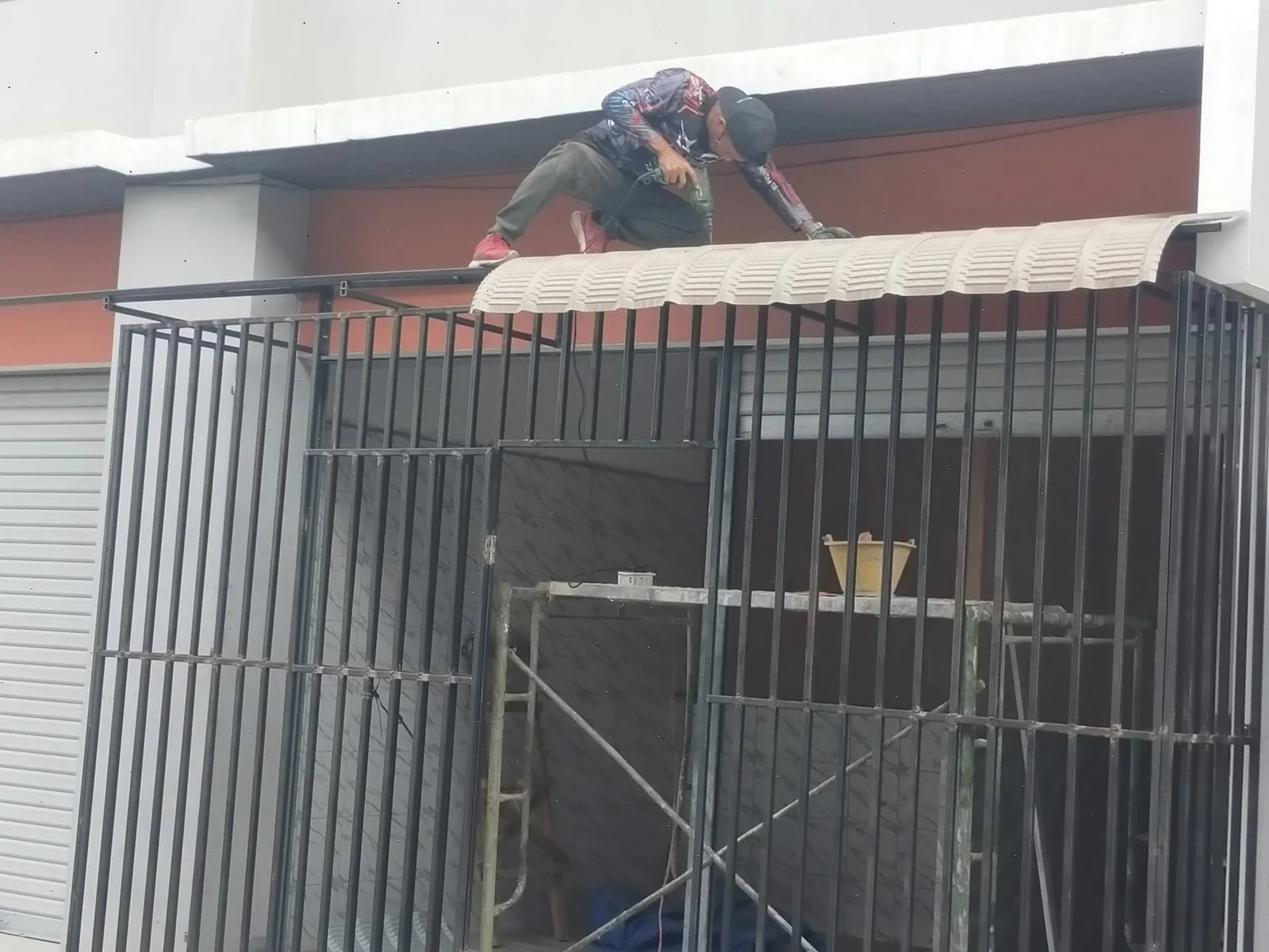 Kerja awning